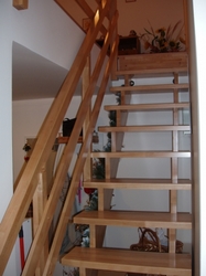 Atypické schody, odvozené od typu Horal, realizace na zakázku